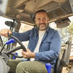 Mulher descobre traição e parte pra cima do marido com facão em Juína